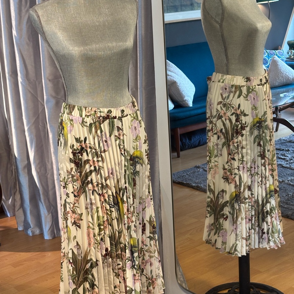 Pleated floral H&M skirt XL